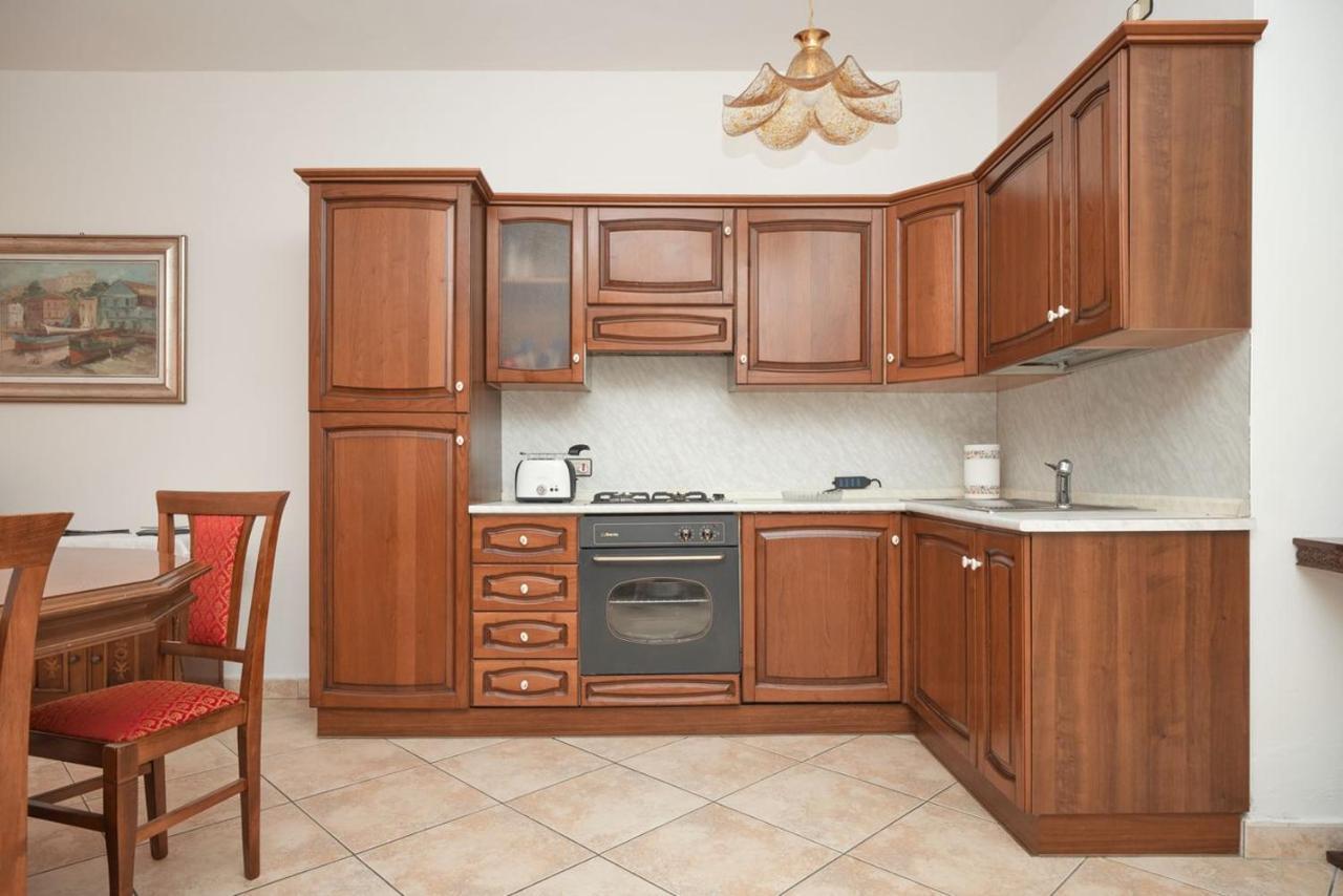 Appartamento Floriana Ντεζεντσάνο ντελ Γκάρντα Εξωτερικό φωτογραφία