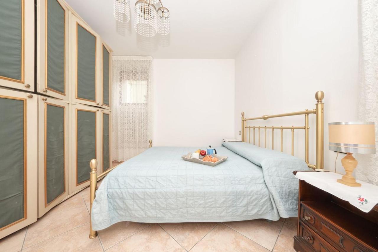 Appartamento Floriana Ντεζεντσάνο ντελ Γκάρντα Εξωτερικό φωτογραφία