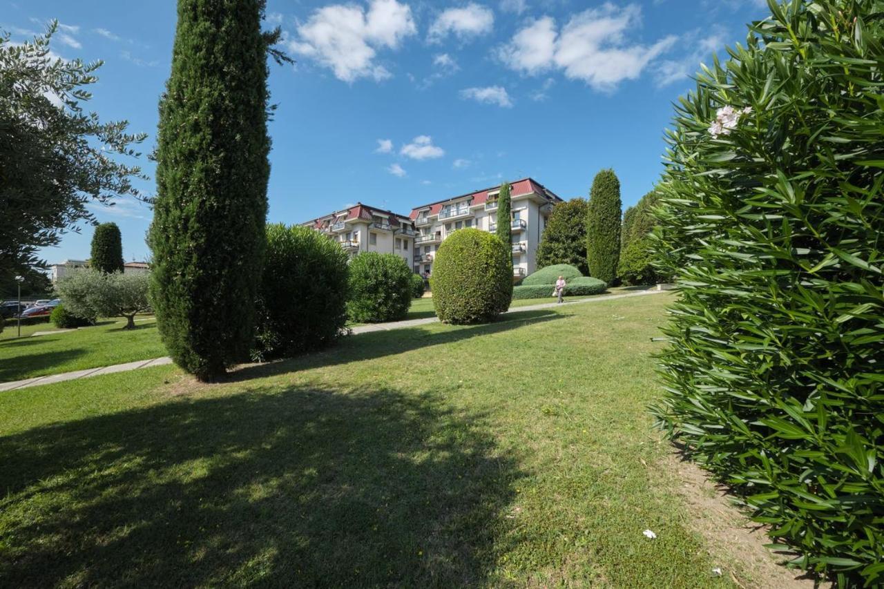 Appartamento Floriana Ντεζεντσάνο ντελ Γκάρντα Εξωτερικό φωτογραφία